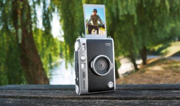 Fujifilm представила instax mini Evo 2 с огромным сенсорным экраном и функцией записи видео