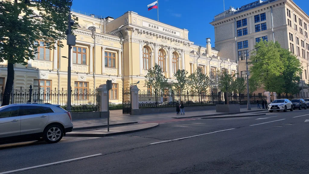 Банк России разрешит сделки с криптовалютой между физлицами до 1 июля 2027 года
