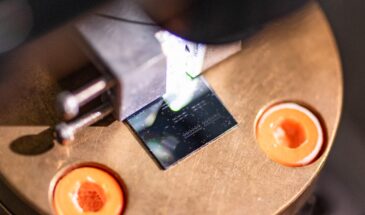В России нашли материал для полностью энергонезависимых оптических чипов будущего
