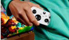 Xbox представила 100-граммовый геймпад Nano, который помещается в карман