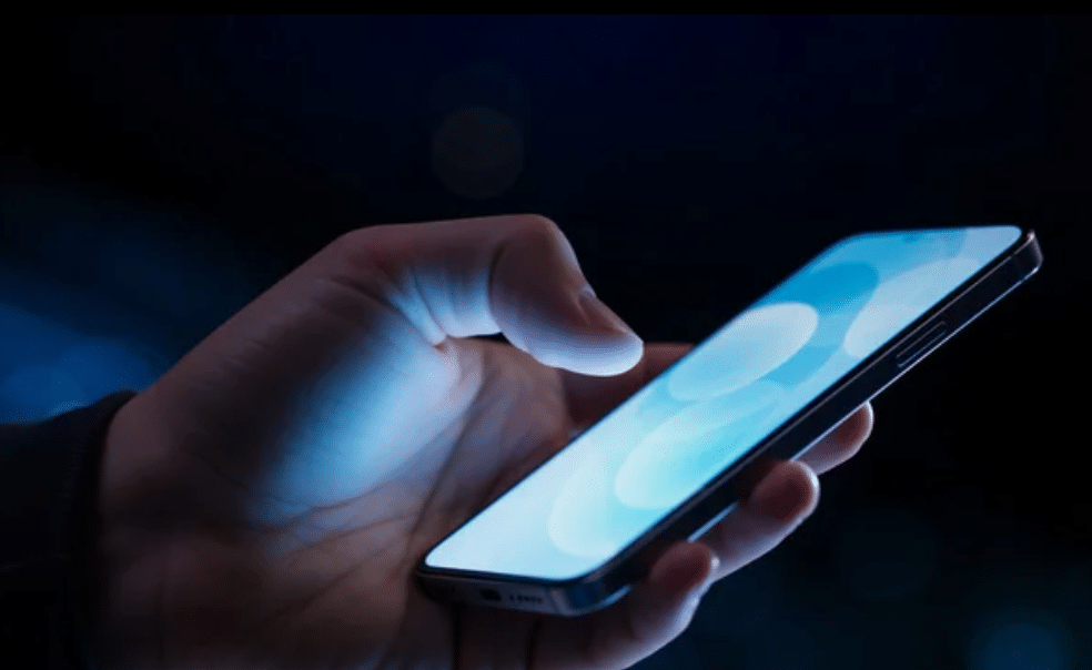 Власти обсудят отключение связи для незарегистрированных смартфонов