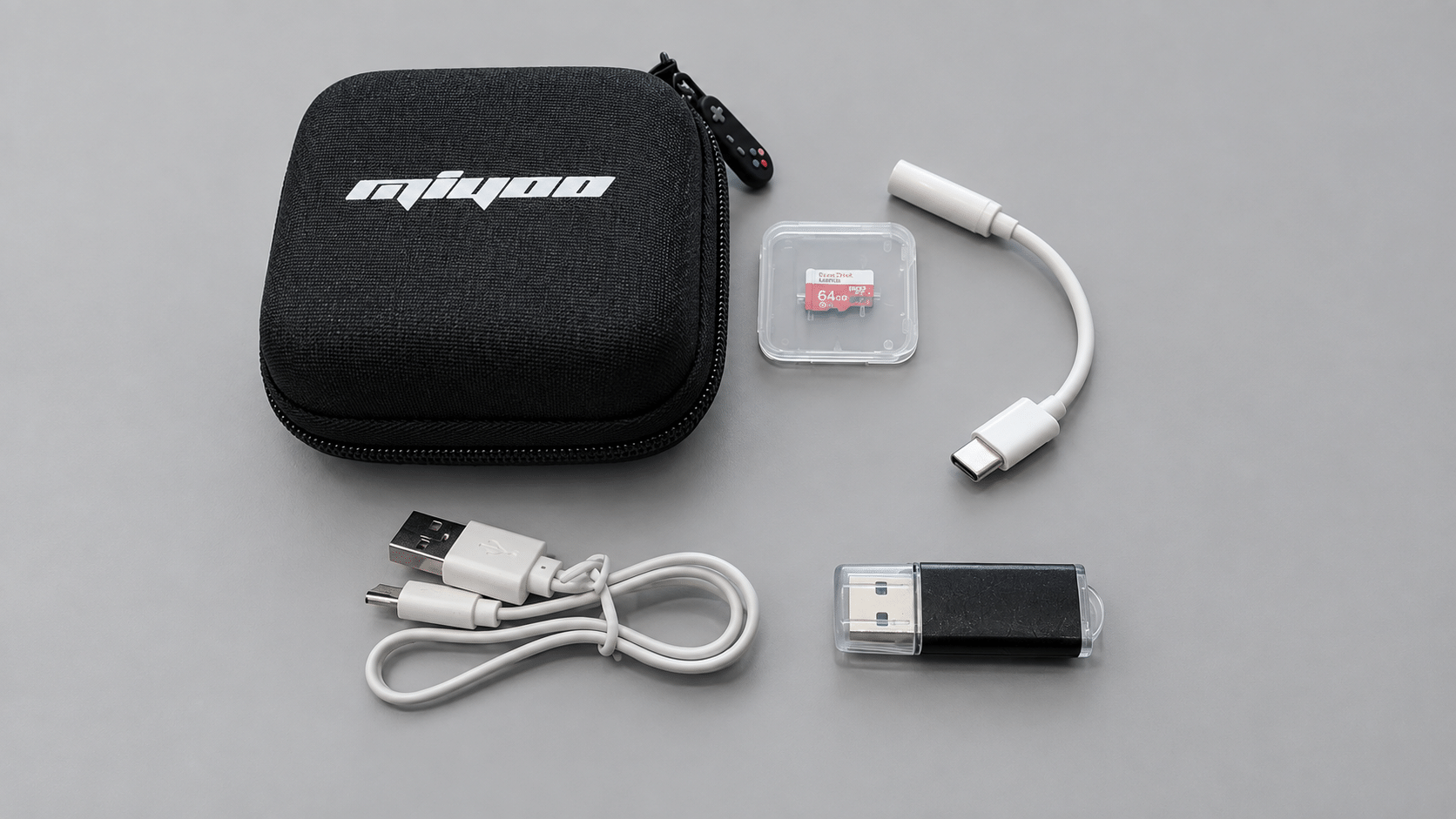 Комплект Miyoo Mini Flip: чехол, кабель USB-C, карта памяти, кардридер и переходник на 3,5 мм