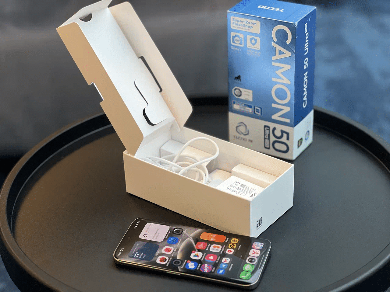 Комплект TECNO CAMON 50 Ultra: смартфон, блок зарядки 45 Вт и кабель USB-C